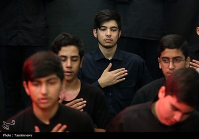 عزاداری نوجوانان فاطمی در ماه محرم