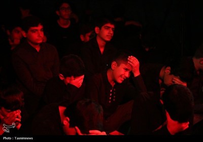 عزاداری نوجوانان فاطمی در ماه محرم