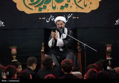 عزاداری نوجوانان فاطمی در ماه محرم