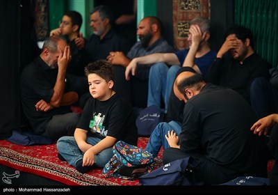 عزاداری اباعبدالله الحسین(ع) در حسینیه سادات اخوی