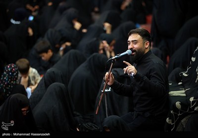 عزاداری اباعبدالله الحسین(ع) در حسینیه سادات اخوی
