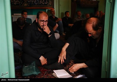 عزاداری اباعبدالله الحسین(ع) در حسینیه سادات اخوی