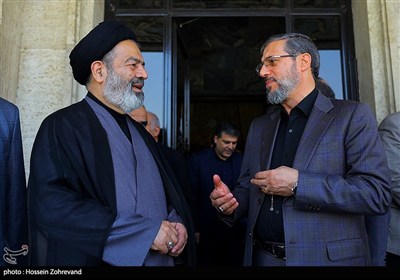 حجت الاسلام و المسلمین سید عبدالفتاح نواب نماینده ولی فقیه و سرپرست حجاج ایرانی و علیرضا بیات رئیس سازمان حج و زیارت