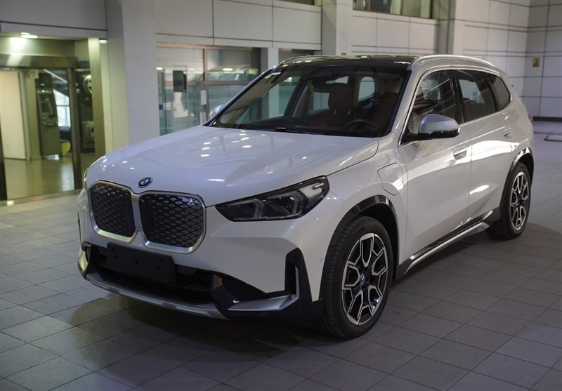 تحویل رسمی ب‌ام‌و iX1 توسط پرشیاخودرو؛ آغاز فصل جدیدی برای خودروهای برقی در بازار ایران