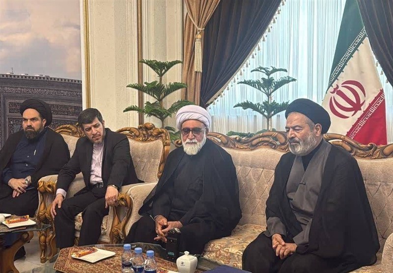 متولی العتبة الرضویة المقدسة یستقبل ممثل الولی الفقیه لشؤون الحج والزیارة