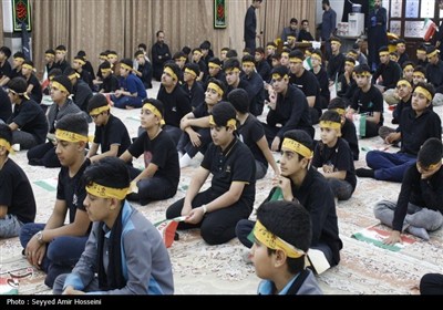 برگزاری سوگواره شهدای نوجوان و جوان کربلا با حضور دانش‌آموزان بوشهری