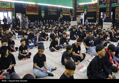 برگزاری سوگواره شهدای نوجوان و جوان کربلا با حضور دانش‌آموزان بوشهری