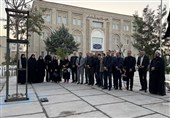 رونمایی از اثر هنری – آیینی «ریشه در باد» در بیرجند