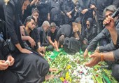مادران انزلی در فراق شهید بشارتی اشک ریختند