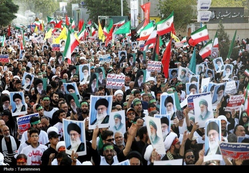 قیام مردم قم در بیعت با امام خامنه‌ای/مردم کفن‌پوشان به خیابان آمدند+تصاویر