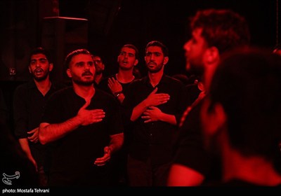 عزاداری دهه اول محرم در مسجد شیشه