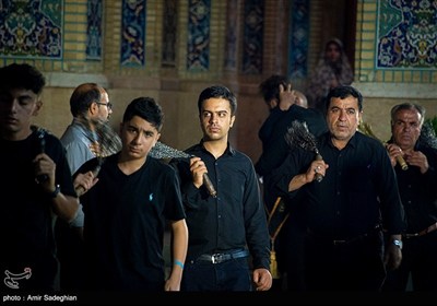 مراسم عزاداری شب هفتم محرم در حرم مطهر حضرت شاهچراغ (ع)