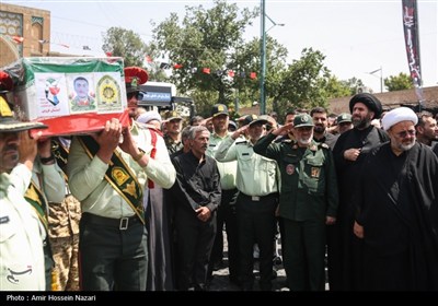 تشییع پیکرشهید محمد مهدی مهدی پور در قزوین