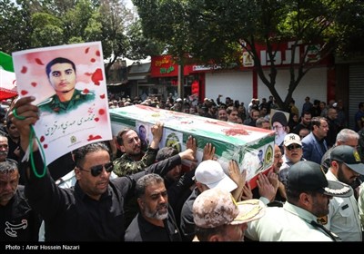 تشییع پیکرشهید محمد مهدی مهدی پور در قزوین