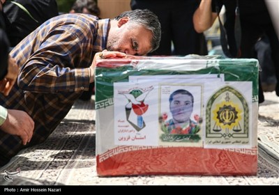 تشییع پیکرشهید محمد مهدی مهدی پور در قزوین