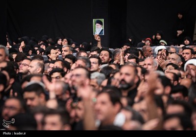عزاداری شب هشتم محرم در حسینیه امام خمینی(ره)
