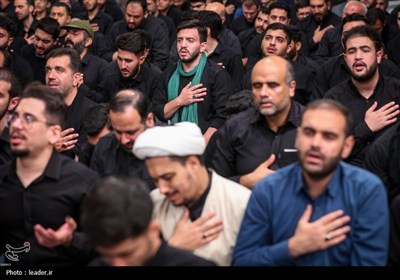 عزاداری شب هشتم محرم در حسینیه امام خمینی(ره)