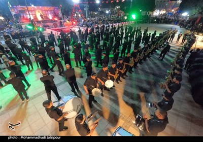 میدان ارگ کرمان صحنه شور حسینی هیئتهای مذهبی در شب هشتم محرم