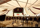 برافراشتن خیمه حسینی زیر سایه گنبد فیروزه‌ای امامزاده هارونیه