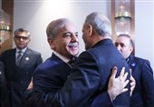 دیدار نخستوزیر پاکستان با پزشکیان