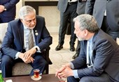 Iran, Pakistan FMs Hold Talks on Sidelines of ECO Summit