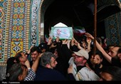 تشییع و تدفین شهید ایزدی در حرم حضرت معصومه(س)