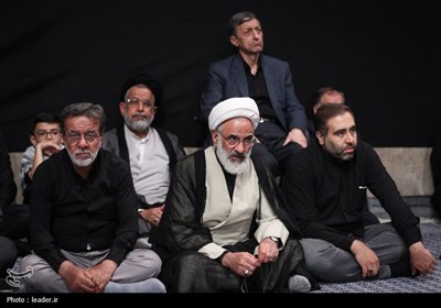 مراسم عزاداری شب تاسوعای حسینی (ع) در حسینیه امام خمینی (ره)