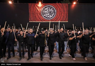 مراسم عزاداری شاه حسین گویان شب تاسوعای حسینی در ارومیه