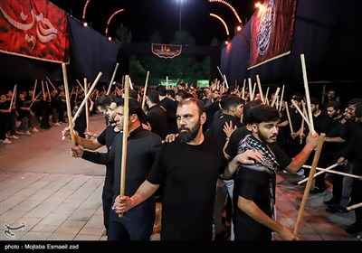 مراسم عزاداری شاه حسین گویان شب تاسوعای حسینی در ارومیه