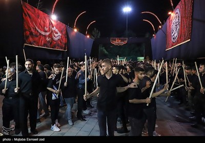 مراسم عزاداری شاه حسین گویان شب تاسوعای حسینی در ارومیه