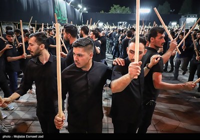 مراسم عزاداری شاه حسین گویان شب تاسوعای حسینی در ارومیه