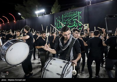 مراسم عزاداری شاه حسین گویان شب تاسوعای حسینی در ارومیه