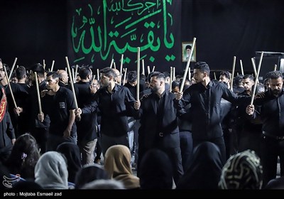 مراسم عزاداری شاه حسین گویان شب تاسوعای حسینی در ارومیه