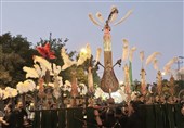 آیینهای پرشور محرم در گناباد؛ از زنجیرزنی تا نخلگردانی و علمگردانی