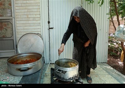 آیین سنتی توزیع نذری در روستای بارچان-اصفهان