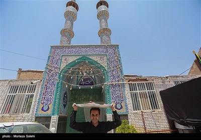 آیین سنتی توزیع نذری در روستای بارچان-اصفهان