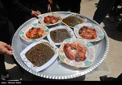 آیین سنتی توزیع نذری در روستای بارچان-اصفهان