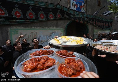 آیین سنتی توزیع نذری در روستای بارچان-اصفهان