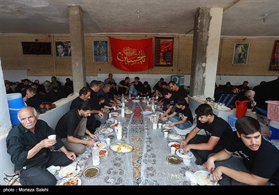 آیین سنتی توزیع نذری در روستای بارچان-اصفهان