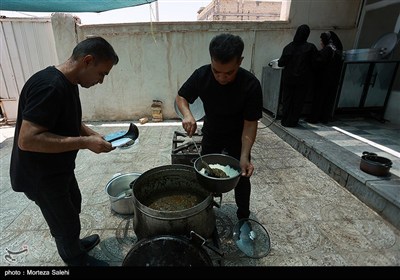 آیین سنتی توزیع نذری در روستای بارچان-اصفهان