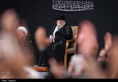 مراسم عزادارای شب عاشورای حسینی(ع) در حسینیه امام خمینی(ره) با حضور رهبر معظم انقلاب