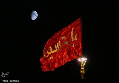 حال و هوای حرم مطهر بانوی کرامت در شب عاشورا