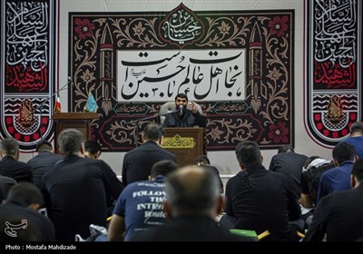مراسم احیای شب عاشورا در مسجد جمکران