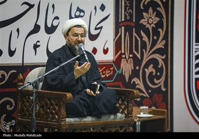 مراسم احیای شب عاشورا در مسجد جمکران