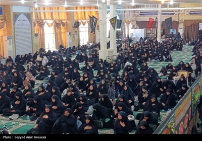 اقامه نماز ظهر عاشورای عزاداران بوشهری
