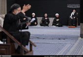 ببینید/ روایت حاضران در حسینیه امام(ره) از لحظه حضور تاریخی رهبر انقلاب