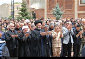 اردبیلِ سربلند؛ نماز ظهر عاشورا با شکوه‌تر از همیشه در دارالارشاد و دارالعباس