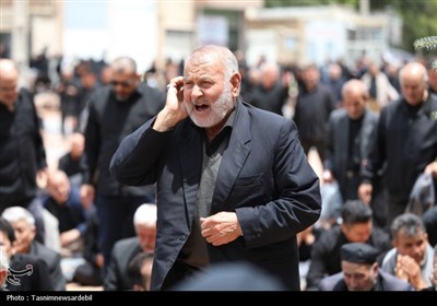 اردبیلِ سربلند؛ نماز ظهر عاشورا با شکوه‌تر از همیشه در دارالارشاد و دارالعباس