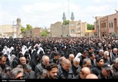 اردبیلِ سربلند؛ نماز ظهر عاشورا با شکوه‌تر از همیشه در دارالارشاد و دارالعباس