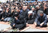 اردبیلِ سربلند؛ نماز ظهر عاشورا با شکوه‌تر از همیشه در دارالارشاد و دارالعباس